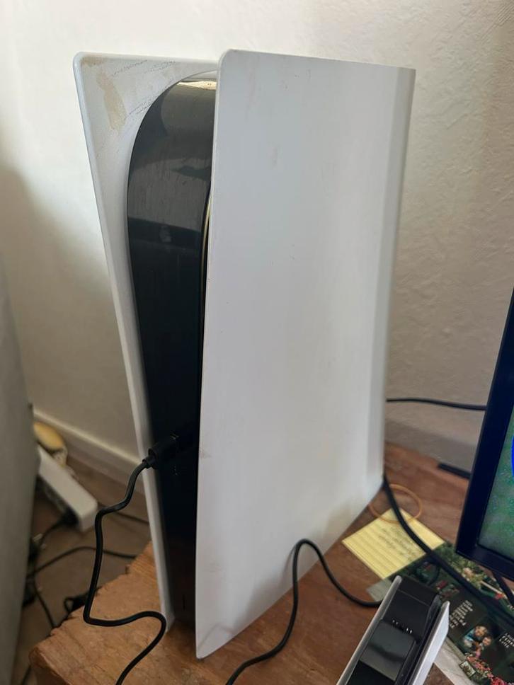 PlayStation 5 Digital Edition met PS portal, controller dock, Spelcomputers en Games, Spelcomputers | Sony PlayStation 5, Gebruikt