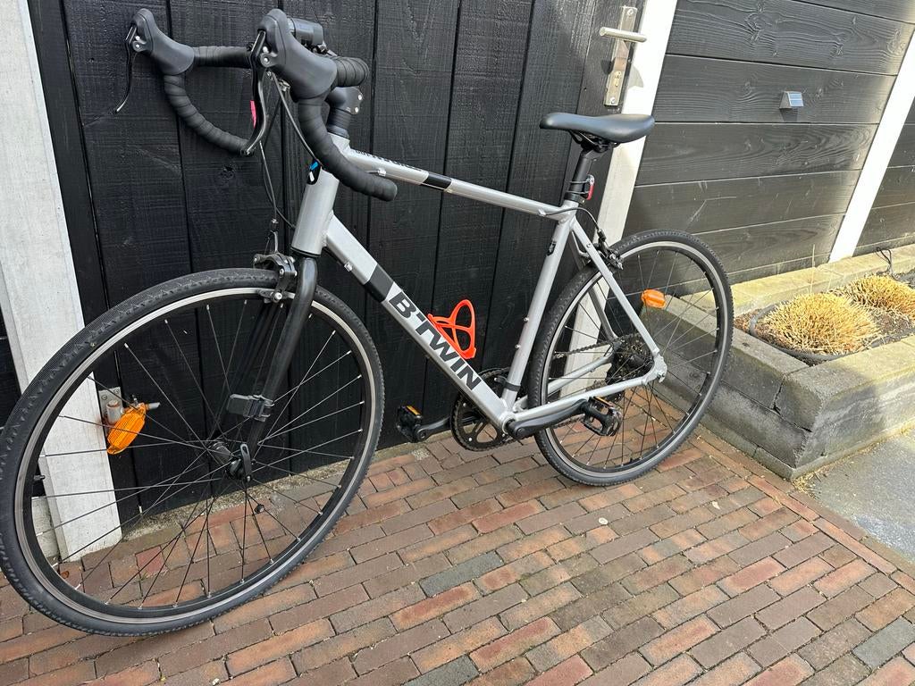 Btwin Triban 100 racefiets – zo goed als nieuw, Fietsen en Brommers, Fietsen | Racefietsen, Heren, Aluminium, Zo goed als nieuw