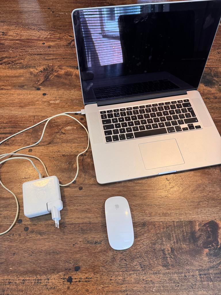 MacBook Pro 15-inch, Computers en Software, Apple Macbooks, Gebruikt, MacBook Pro, 15 inch, 2 tot 3 Ghz, Onbekend, 16 GB, Qwerty