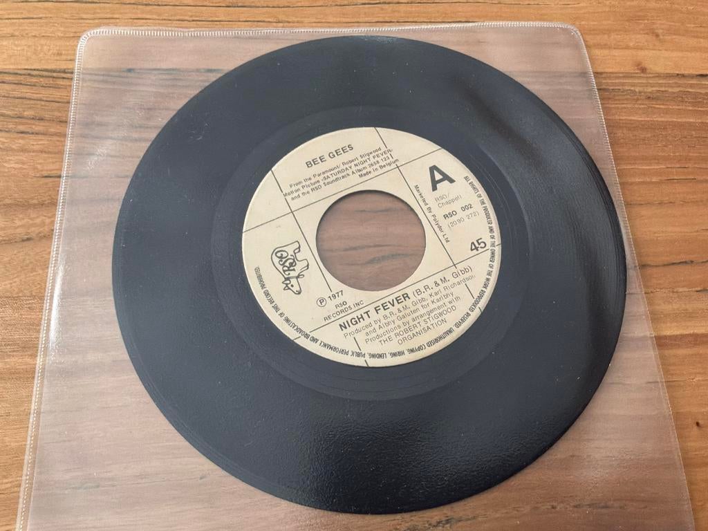 Bee Gees - Night Fever / Down The Road vinyl single, Gebruikt, 7 inch, Single, Ophalen of Verzenden