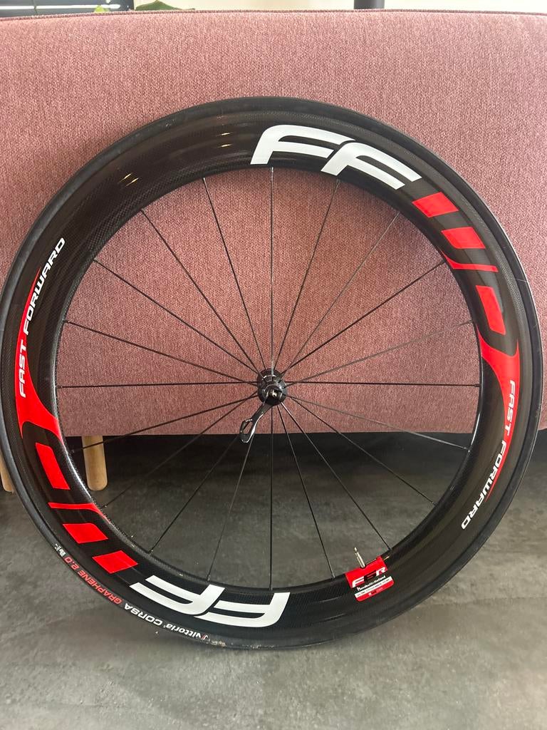 FFWD F6R Carbon Wiel met kleine slag in velg, Fietsen en Brommers, Fietsonderdelen, Wiel, Gebruikt, Ophalen of Verzenden, Racefiets