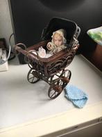 Poppen wagen met porseleinen pop, Verzamelen, Poppen, Ophalen of Verzenden, Zo goed als nieuw, Pop