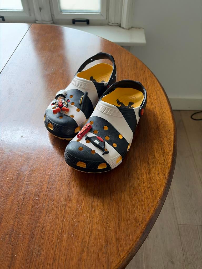 Zeldzame McDonald's Crocs Hamburglar Maat 42, Ophalen of Verzenden, Zo goed als nieuw, Zwart