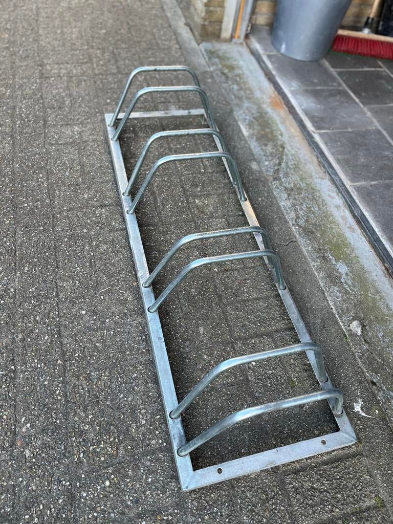 Stevige fietsenstalling voor 4 fietsen, Fietsen en Brommers, Ophalen, Gebruikt