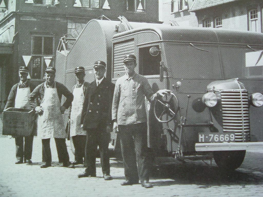 90 jaar achter het stuur. Geschiedenis van het wegtransport., H. Kuipers, Ophalen of Verzenden, 20e eeuw of later, Gelezen