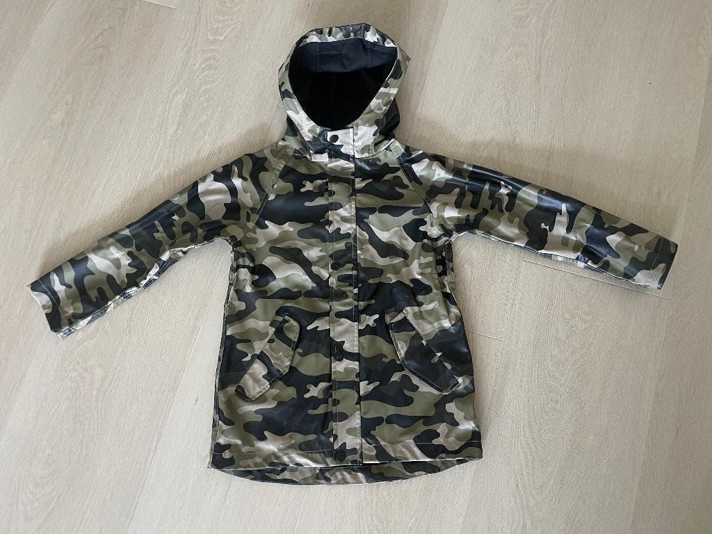 Regenjas camo maat 122, Kinderen en Baby's, Kinderkleding | Maat 122, Ophalen of Verzenden, Gebruikt, Jongen of Meisje, Jas