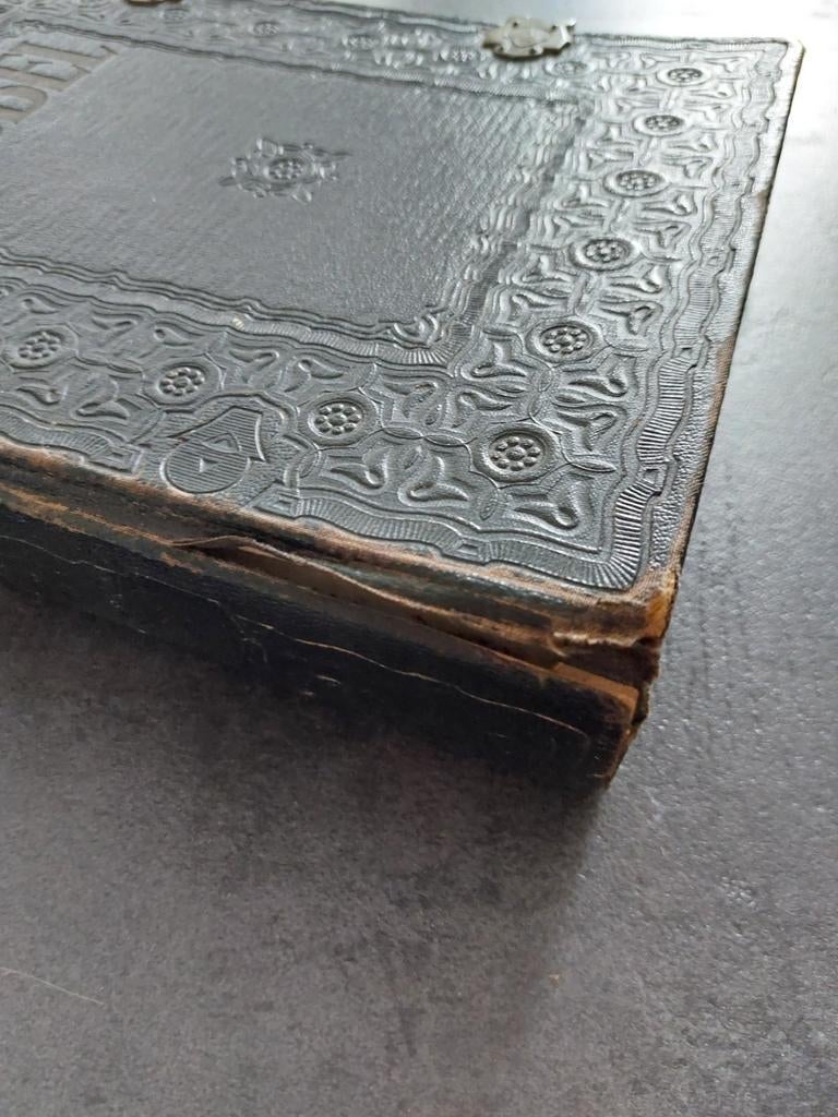 Statenbijbel met beschadigde kaft, Antiek en Kunst, Antiek | Boeken en Bijbels, Ophalen