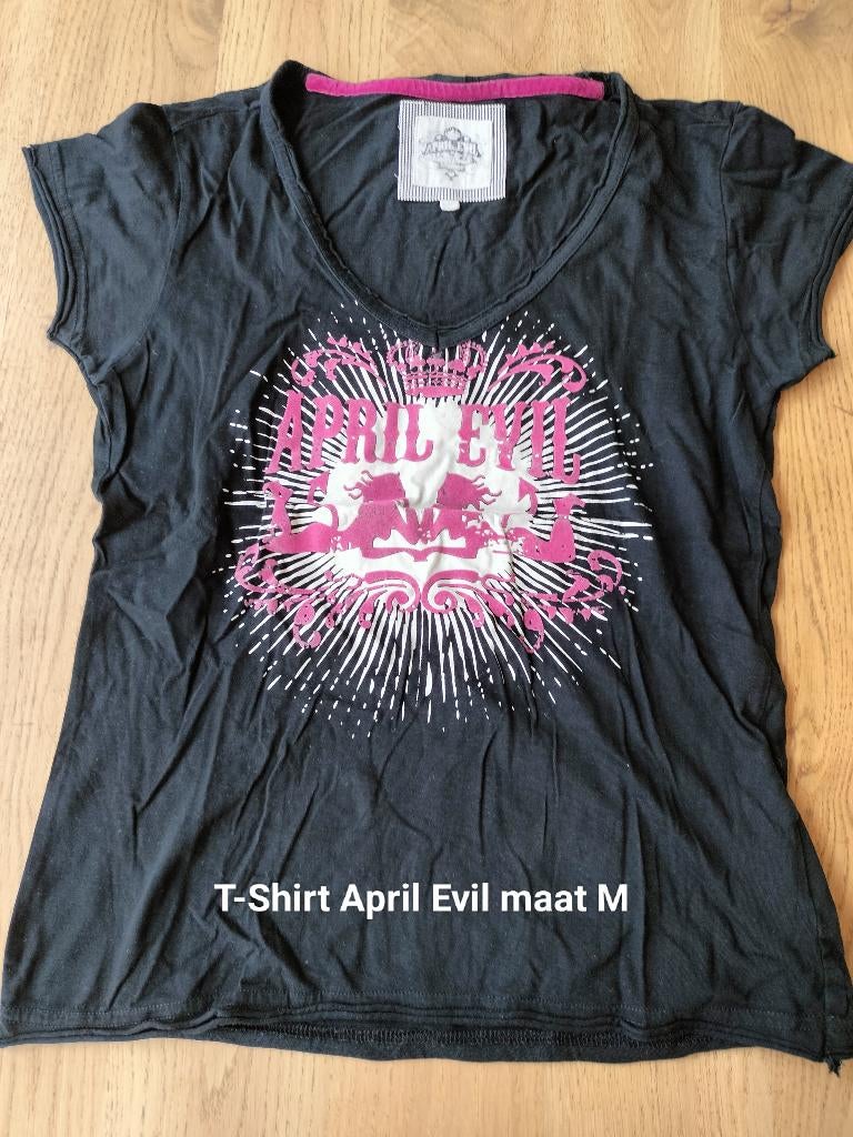 T shirt April Evil maat M, Kleding | Dames, Maat 38/40 (M), Zwart, Ophalen of Verzenden, Korte mouw