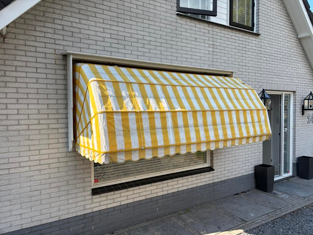 Markies geel/wit (elektrisch) met houten koof, Ophalen, Elektrisch, Zo goed als nieuw, Markies