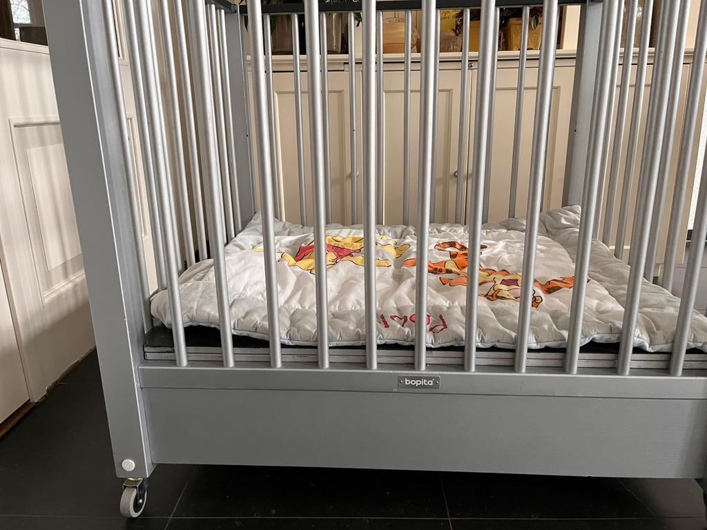 Bopita kinderbox met verstelbare bodem op zwenkwielen, Kinderen en Baby's, Boxen, Ophalen, Gebruikt, Vierkant, In hoogte verstelbaar