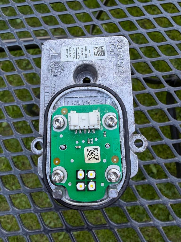 LED-module koplamp mercedes  - 1305 715 284, Auto-onderdelen, Ophalen of Verzenden, Gebruikt, Daihatsu