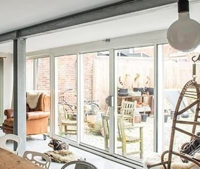 Schuifpui, wit, 8,5 x 2,05 (2,17 tot plafond), Doe-het-zelf en Verbouw, Kozijnen en Schuifpuien, Ophalen, Kunststof, Gebruikt