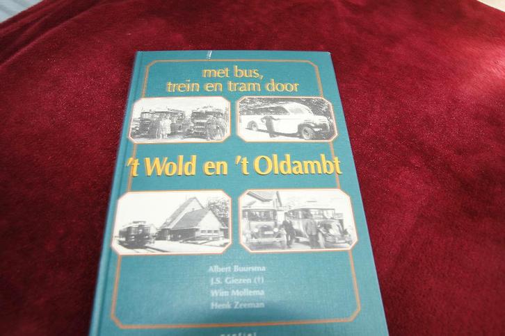 Met bus, trein en tram door 't  wold en & 't oldambt, Boeken, Geschiedenis | Stad en Regio, Gelezen, Ophalen of Verzenden