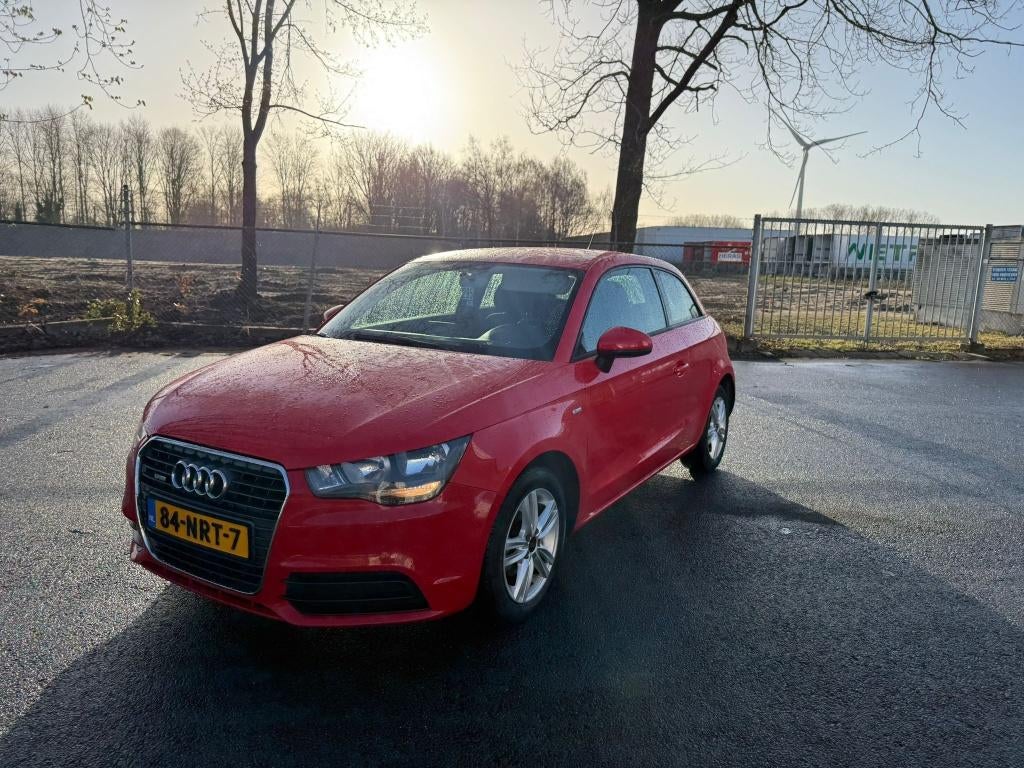 Audi A1 1.2 Tfsi 63KW 2011 Rood, Auto's, Audi, Voorwielaandrijving, Euro 5, Stof, 4 cilinders