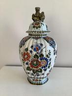 Delfts meerkleurig aardewerk vaas 450, Antiek en Kunst, Antiek | Keramiek en Aardewerk, Ophalen