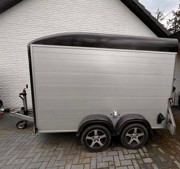 Easyline Poly XL gesloten aanhanger, debon, Ophalen, Gebruikt