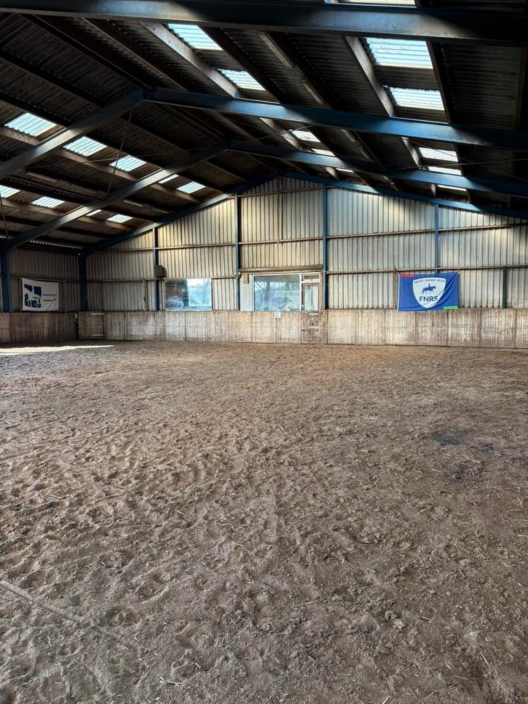 Stalling 6 plekken vrij, Stalling