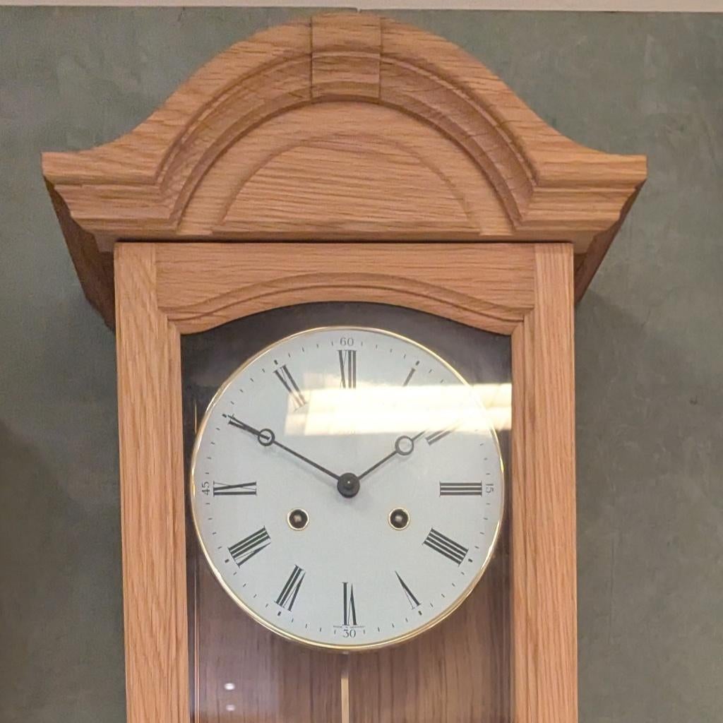 Jeka blankeiken wandklok R 95 - nieuw, Ophalen, Nieuw, Analoog, Wandklok