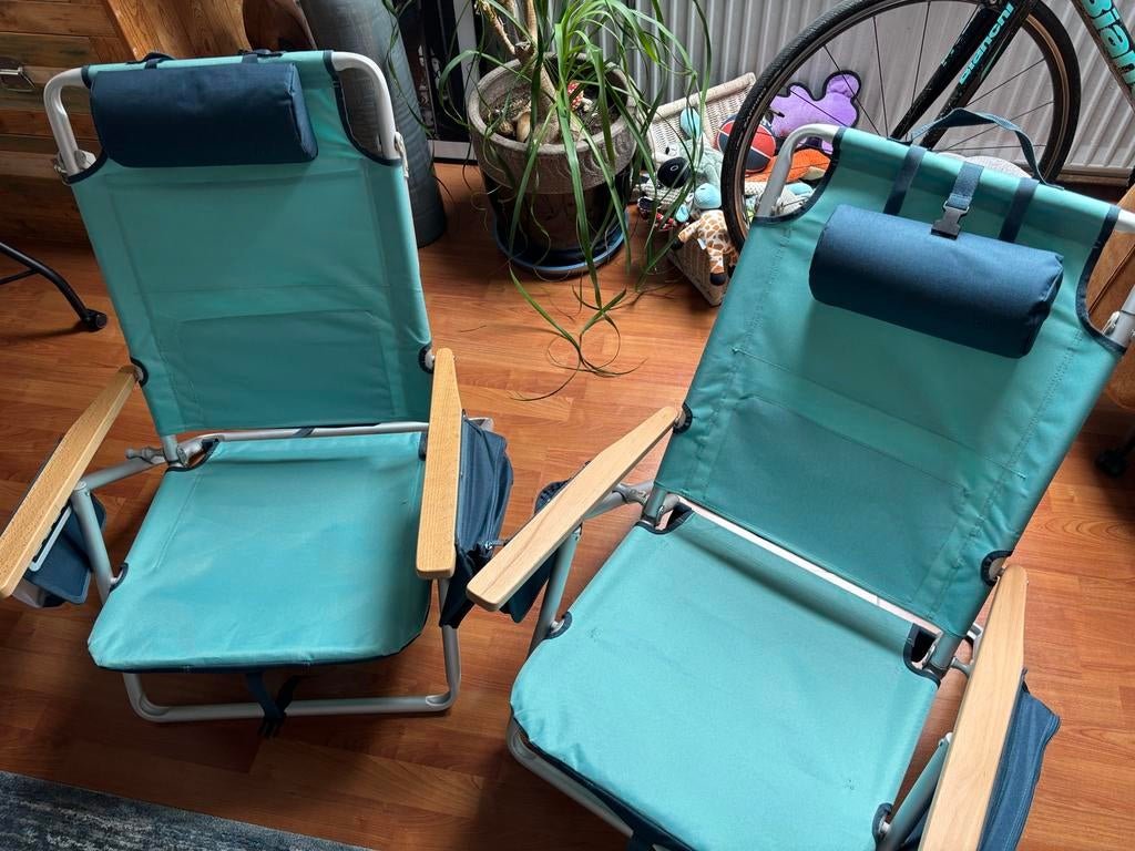 2 Luxe strandstoelen met handige extra's, Tuin en Terras, Tuinstoelen, Zo goed als nieuw, Textileen, Inklapbaar, Ophalen