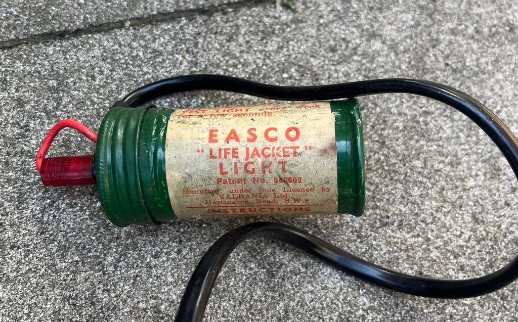 WW2 noodlampjes, Verzamelen, Verzenden, Marine, Engeland, Overige typen