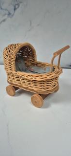 Miniatuur vintage rieten wagentje, Ophalen of Verzenden, Gebruikt, Poppenhuis