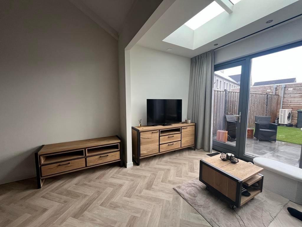 Henders & Hazel Metalo Meubelset: Dressoir, TV-meubel, Salon, Ophalen, 150 tot 200 cm, Eikenhout, Zo goed als nieuw