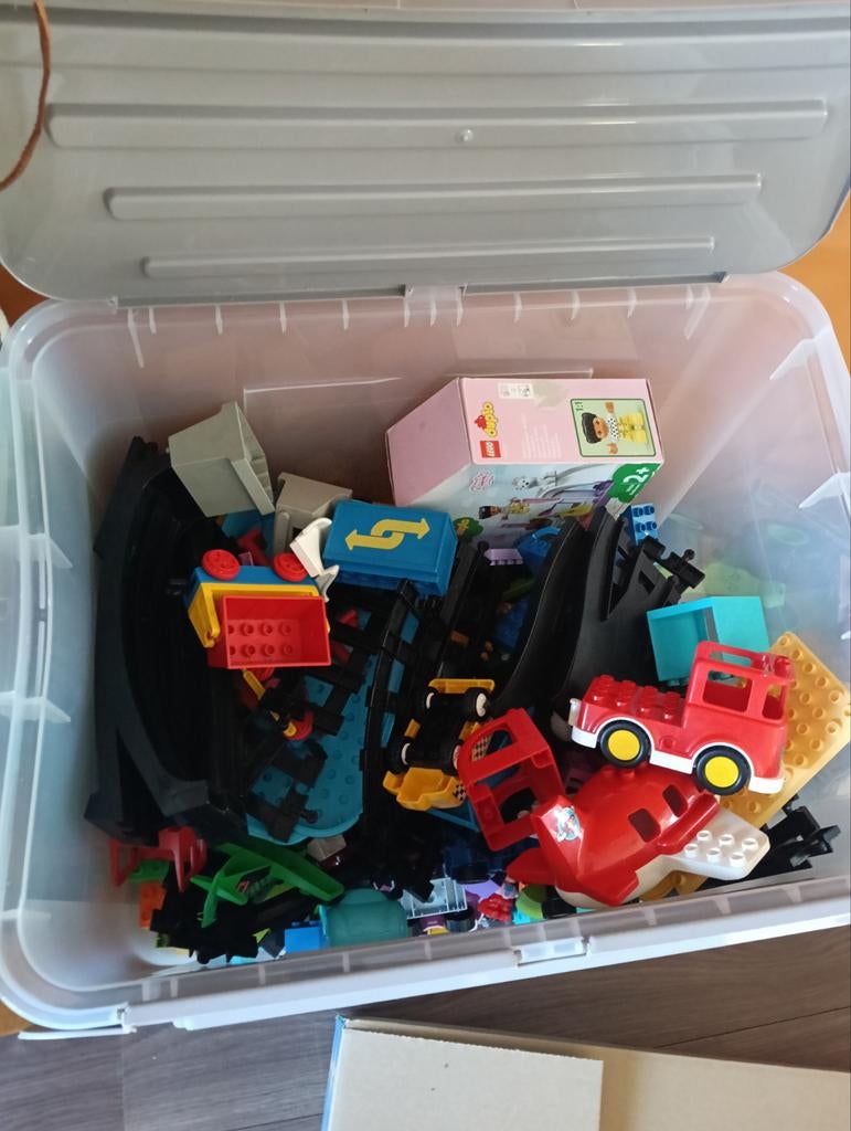 Grote bak Duplo met diverse sets: trein, Peppa Pig, politie, Kinderen en Baby's, Speelgoed | Duplo en Lego, Ophalen, Gebruikt