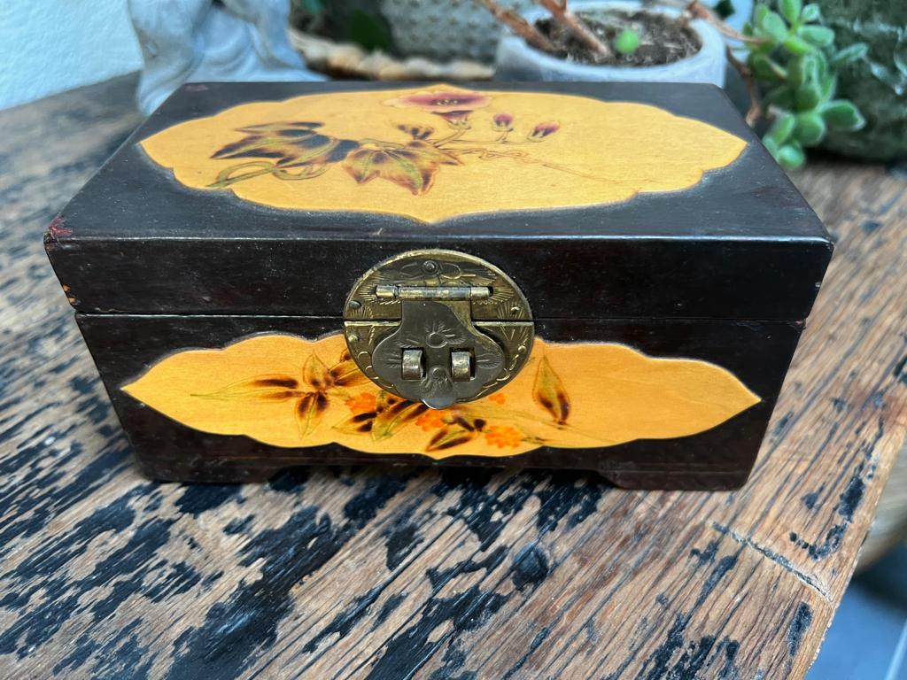 Chinees handbeschilderd sieradendoos Chinese box kist, Huis en Inrichting, Woonaccessoires | Kisten, Gebruikt, Minder dan 50 cm