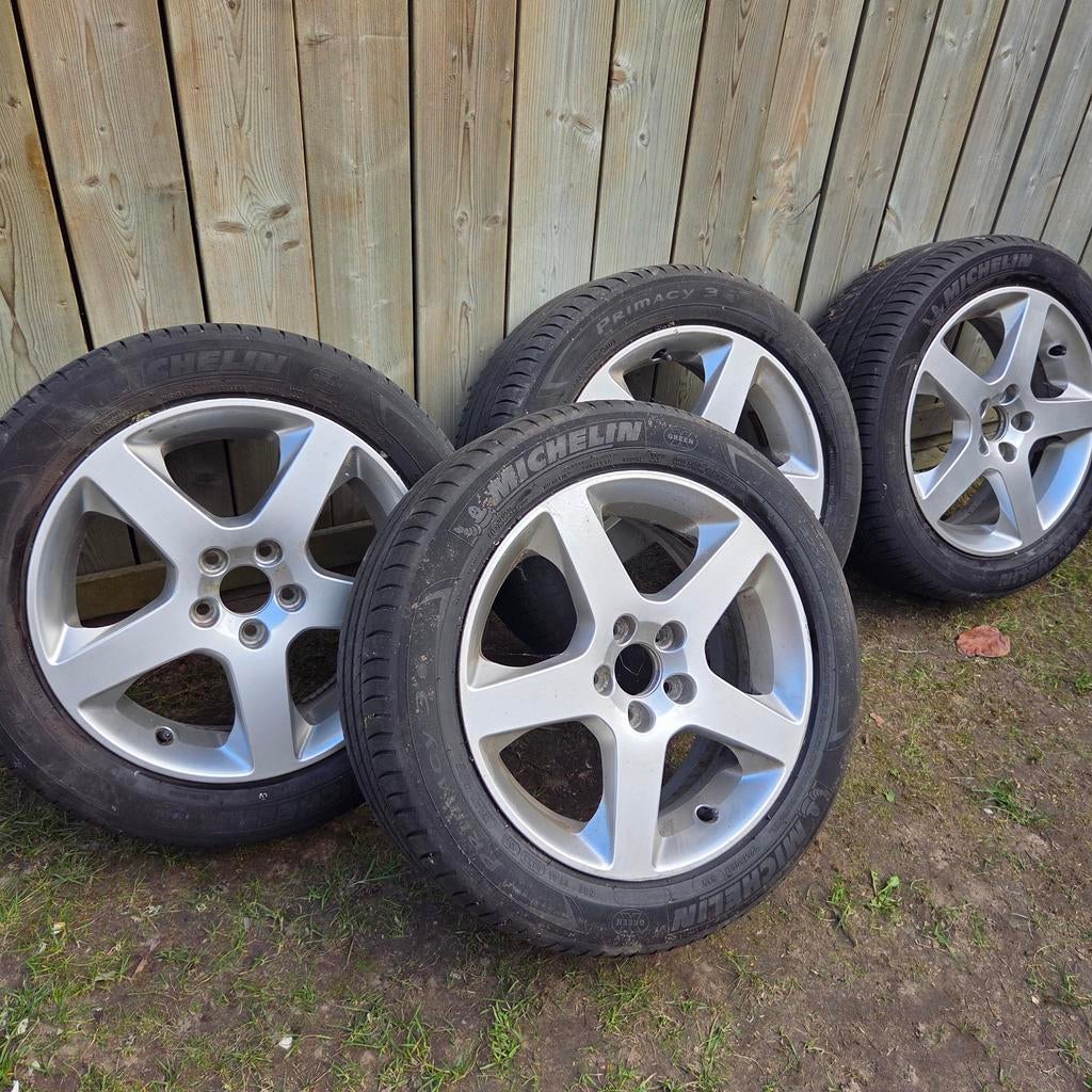 17 inch Volvo velgen met banden, Auto-onderdelen, Banden en Velgen, Ophalen, Zomerbanden