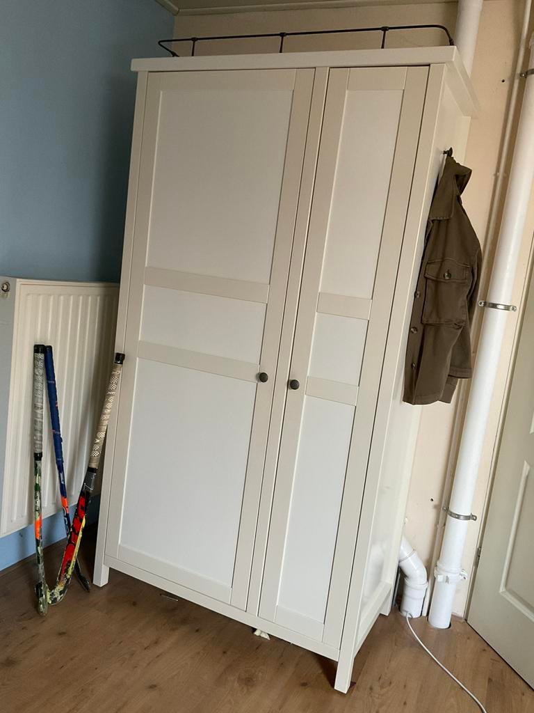 KledingKast Hemnes, Huis en Inrichting, Kasten | Kledingkasten, Ophalen, 100 tot 150 cm, Zo goed als nieuw, 150 tot 200 cm