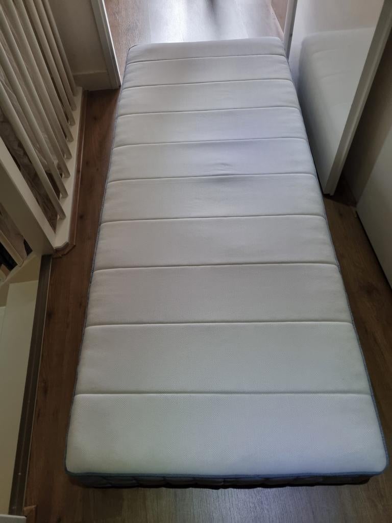 Eenpersoonsmatras 200x80x18 zgan, Huis en Inrichting, Slaapkamer | Matrassen en Bedbodems, Ophalen, Eenpersoons, Zo goed als nieuw