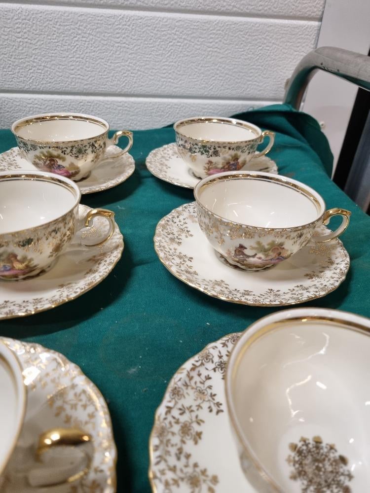 theekopjes barok decor goud belegd, Antiek en Kunst, Ophalen of Verzenden