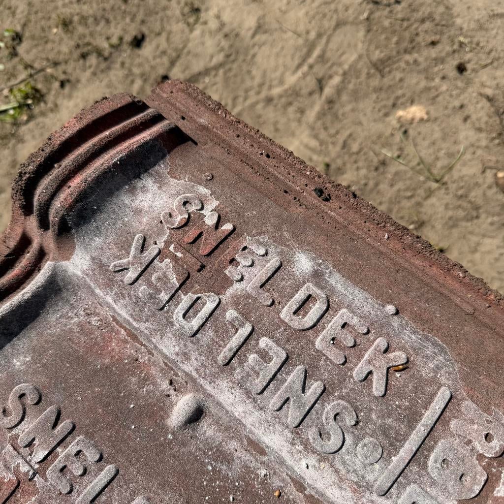 Gratis: 80 sneldek dakpannen (oude Hollandse pan), Ophalen, Gebruikt, Steen of Klei, 5 tot 10 m²