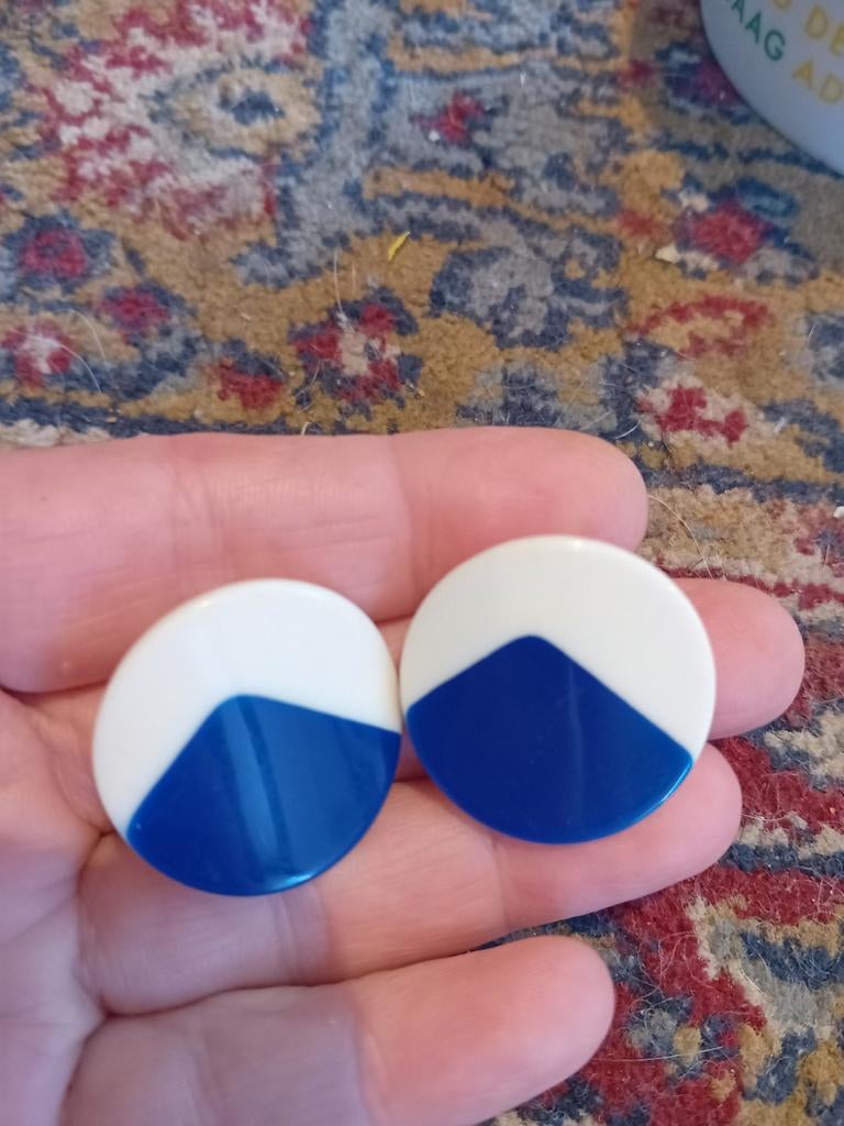 Vintage Oorbellen Wit Blauw Clip-on, Sieraden, Tassen en Uiterlijk, Oorbellen, Ophalen of Verzenden, Zo goed als nieuw