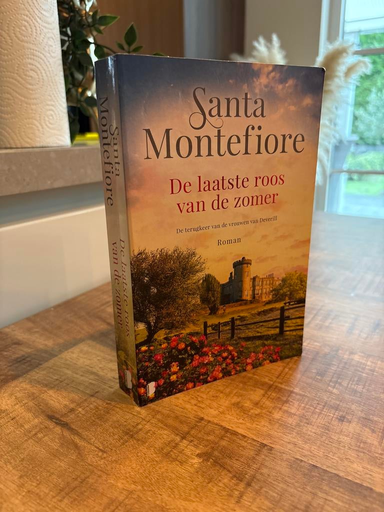 De Laatste Roos van de Zomer - Santa Montefiore, Boeken, Ophalen of Verzenden, Zo goed als nieuw, Nederland