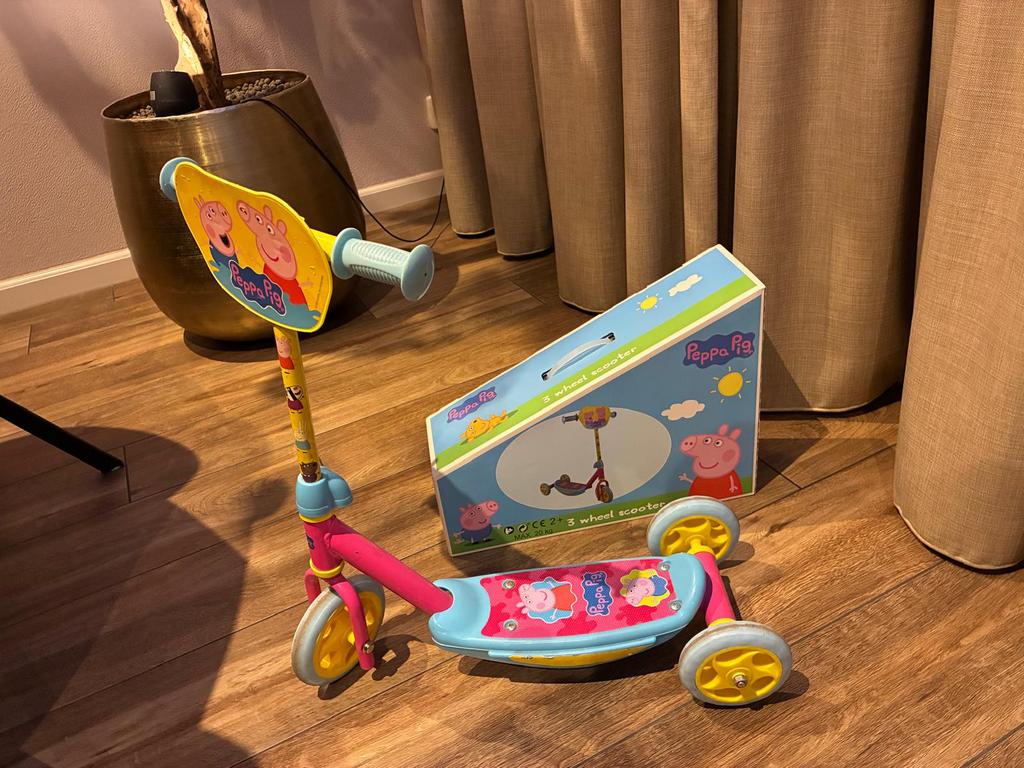 Vrijwel nieuwe Peppa Pig kinderstep met doos, Ophalen, Gebruikt