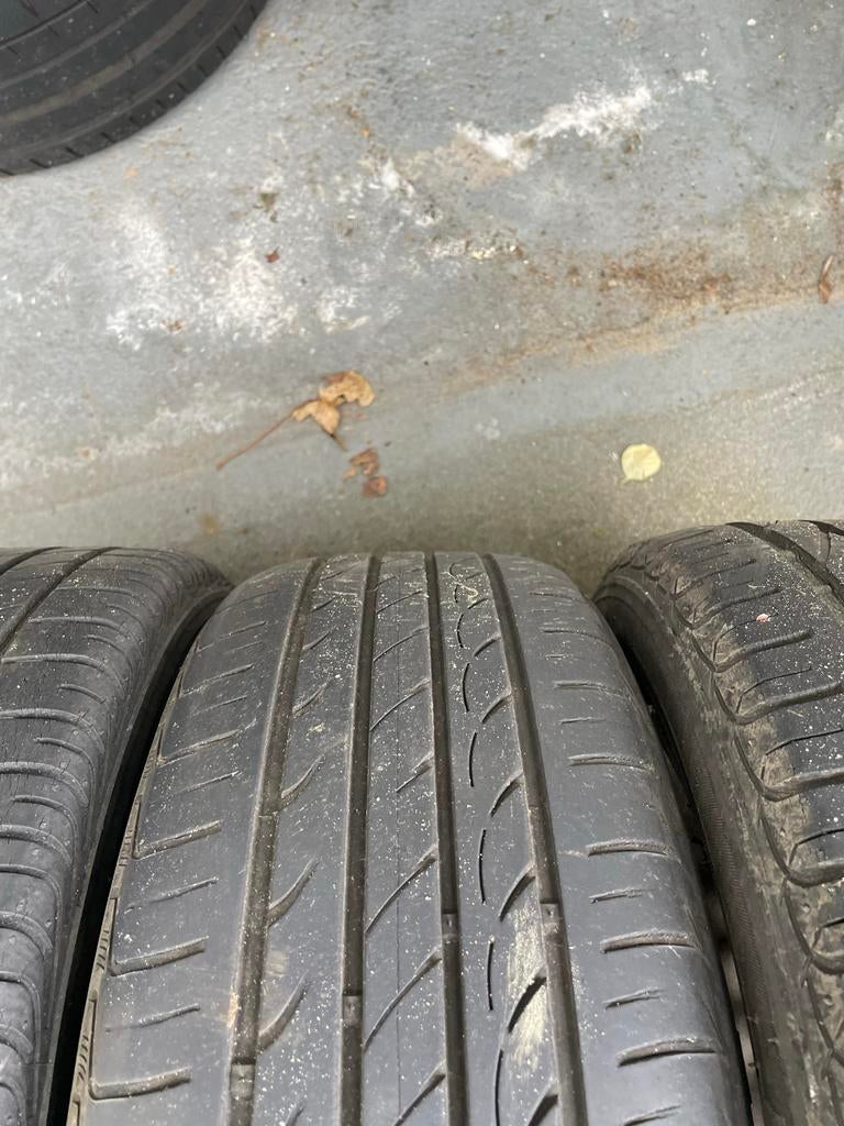 Orgineel Fiat 500 set lichtmetaal velgen met zomerbanden 15”, Gebruikt, 15 inch, Velg(en), Personenwagen