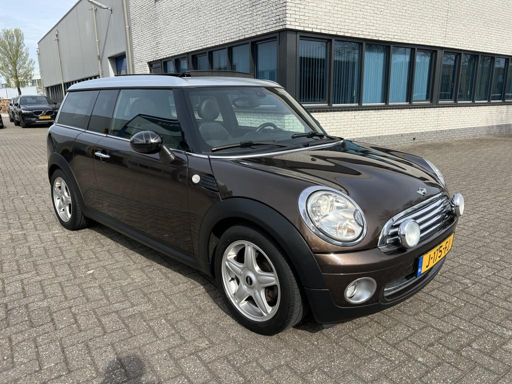 MINI Clubman 1.6 Cooper Chili XENON PANO STOELVW PDC., Auto's, Voorwielaandrijving, Gebruikt, 4 cilinders, Bruin
