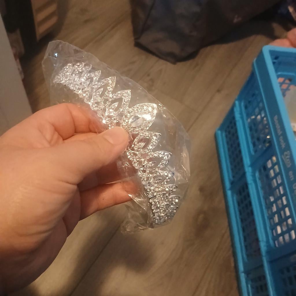 Tiara met schade - Ophalen zsm, Sieraden, Tassen en Uiterlijk, Kindersieraden, Ophalen