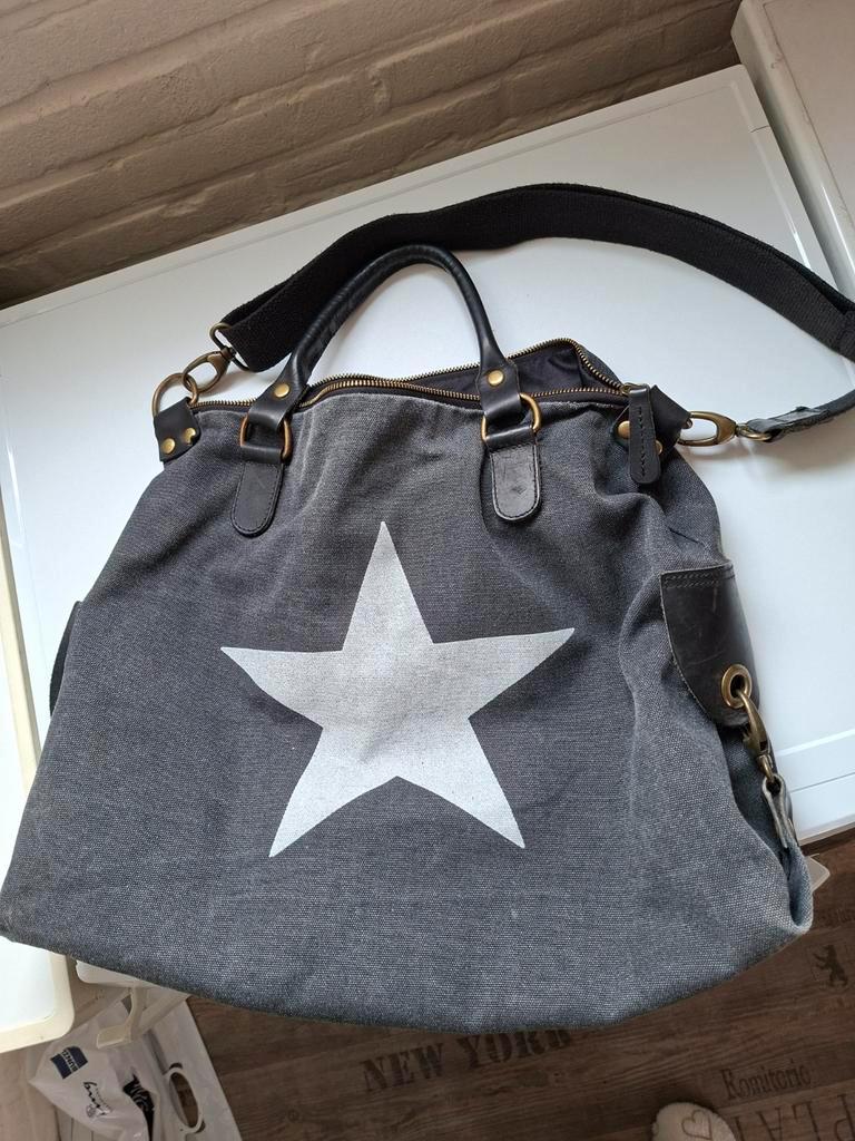 Giuliano tas met sterprint - Grijs, Sieraden, Tassen en Uiterlijk, Ophalen of Verzenden, Zo goed als nieuw, Grijs, Handtas