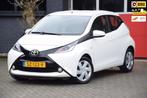Toyota Aygo 1.0 VVT-i x-nav 2018 navigatie bluetooth 5 deurs, Auto's, Voorwielaandrijving, Stof, Start-stop-systeem, 4 stoelen