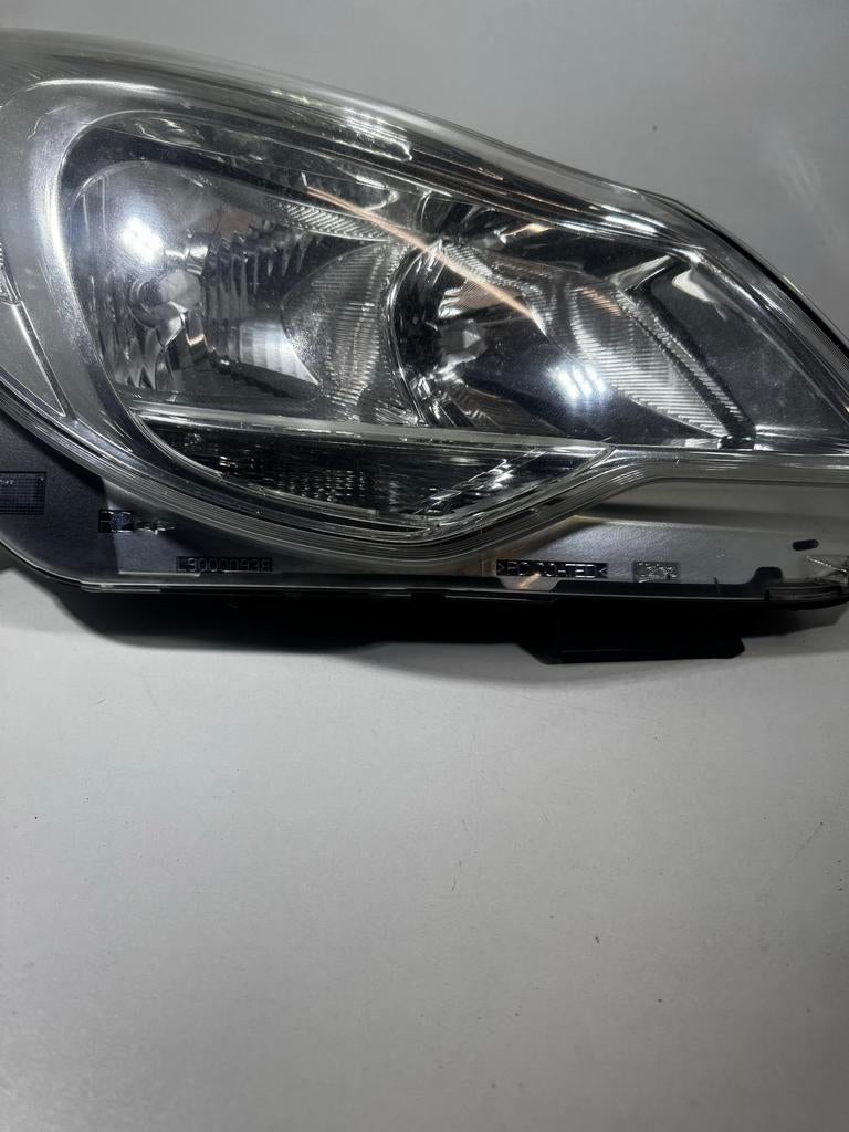 Koplamp rechtsvoor Opel Corsa D 2011-2014 origineel, Auto-onderdelen, Verlichting, Ophalen, Gebruikt, Opel