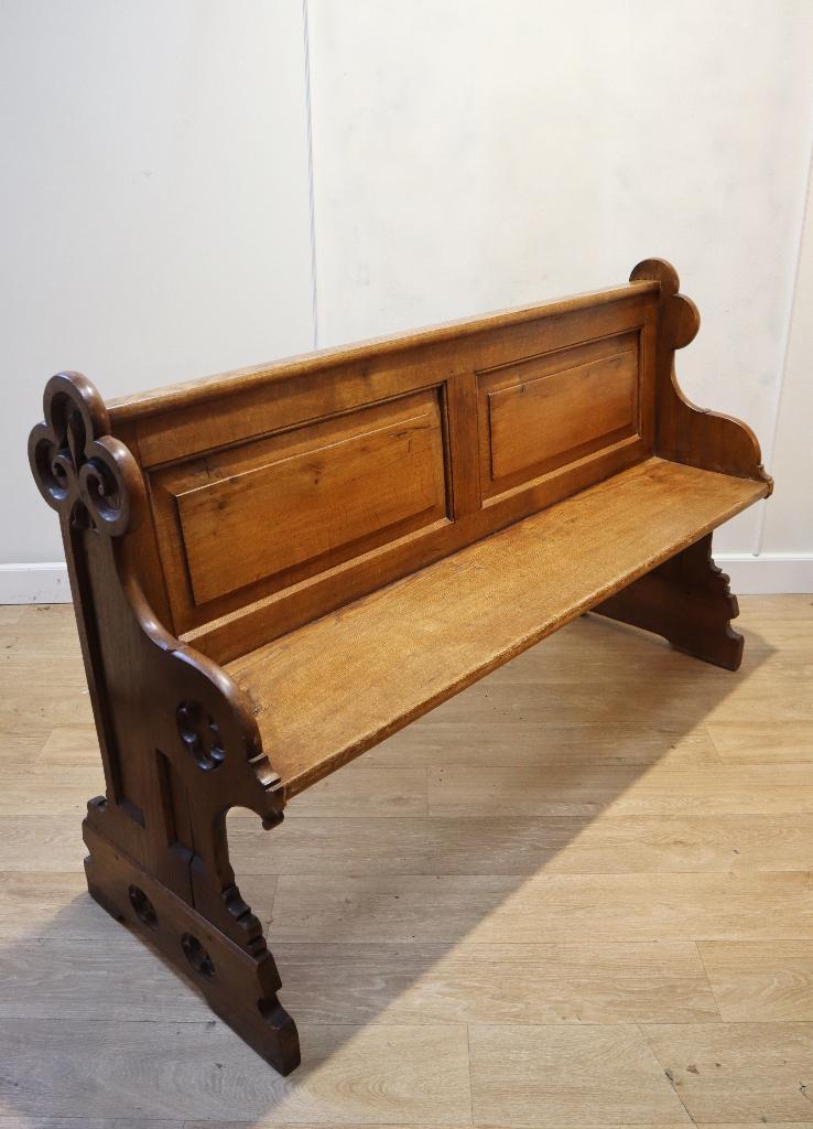 Antieke kerkbank met gotisch snijwerk, Ophalen of Verzenden
