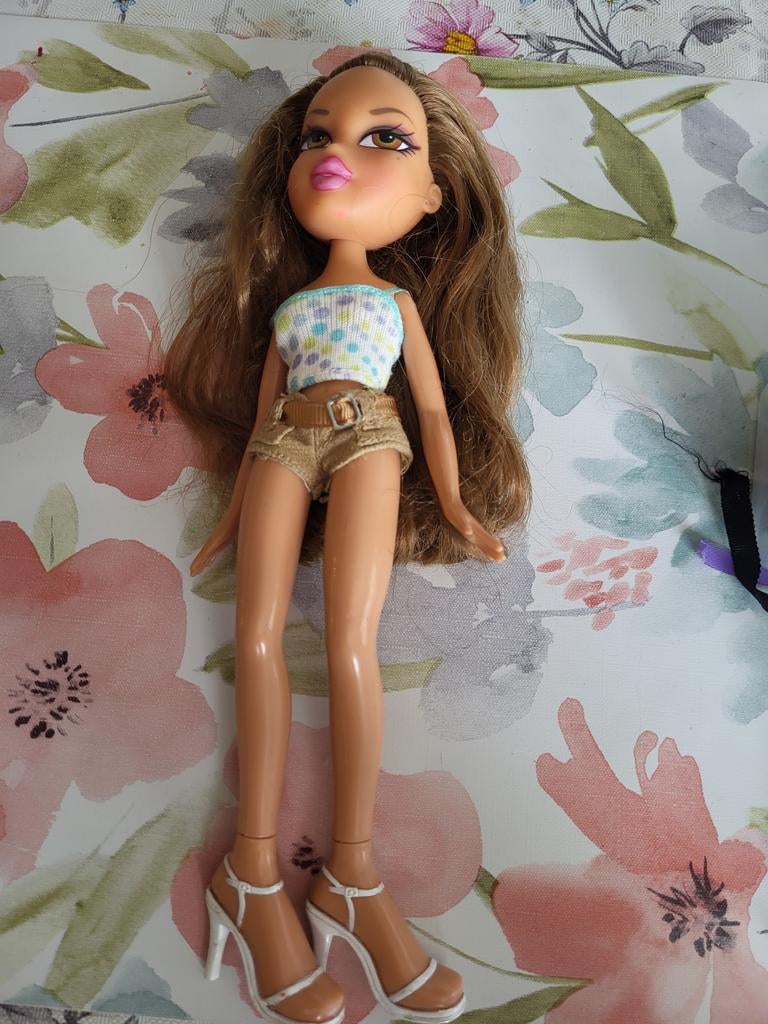 Bratz doll vintage, Ophalen of Verzenden, Zo goed als nieuw, Pop
