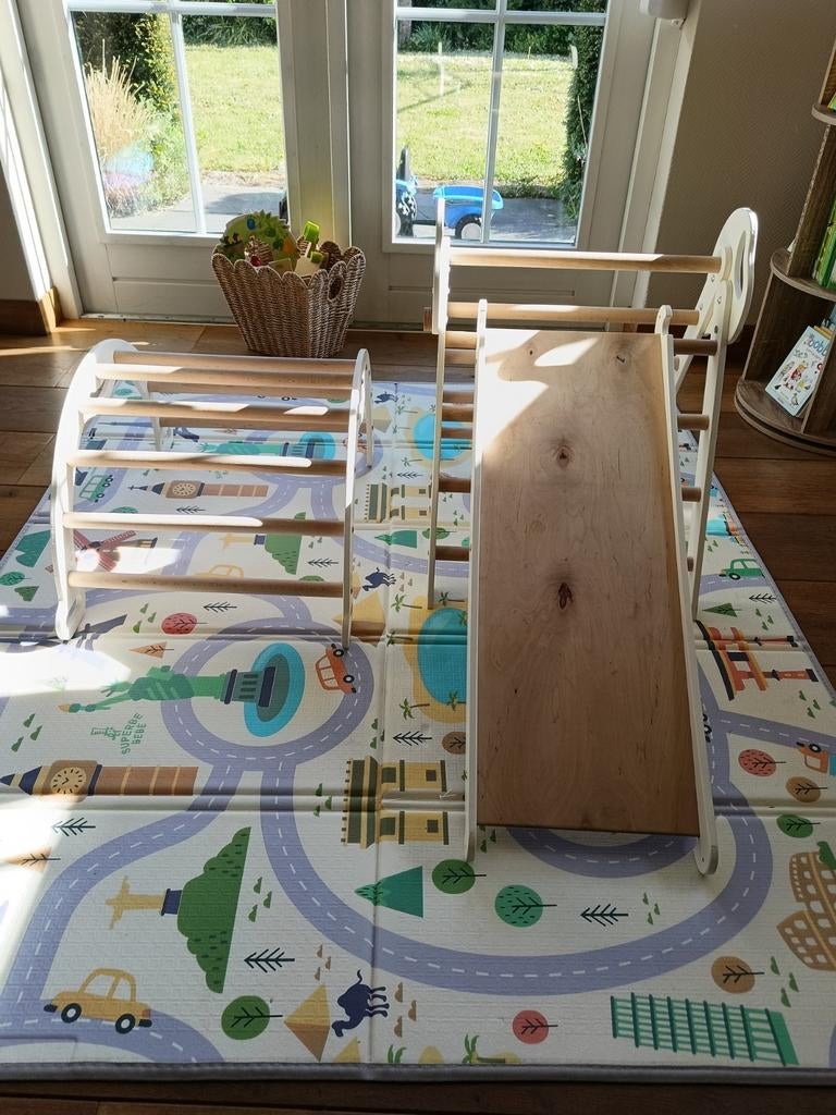 Driehoek en Klimboog met Glijbaan - Montessori Speels, Kinderen en Baby's, Ophalen, Zo goed als nieuw, Klimwand