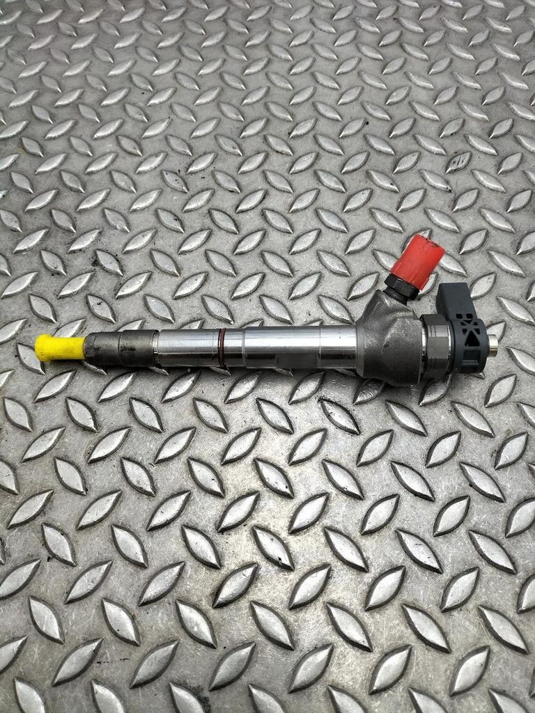 VOLKSWAGEN GOLF BRANDSTOF INJECTOR / VERSTUIVER 04L130277AC, Auto-onderdelen, Ophalen of Verzenden, Gebruikt, Stiba lid