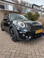 Mini Cooper S 2.0. JCW (F55), 2021, 5-deurs, Zwart, Automaat, 1998 cc, Leder en Stof, Zwart, 1240 kg