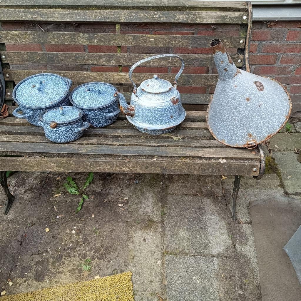 Oude emaille pannen, ketel en keukengerei, Ophalen