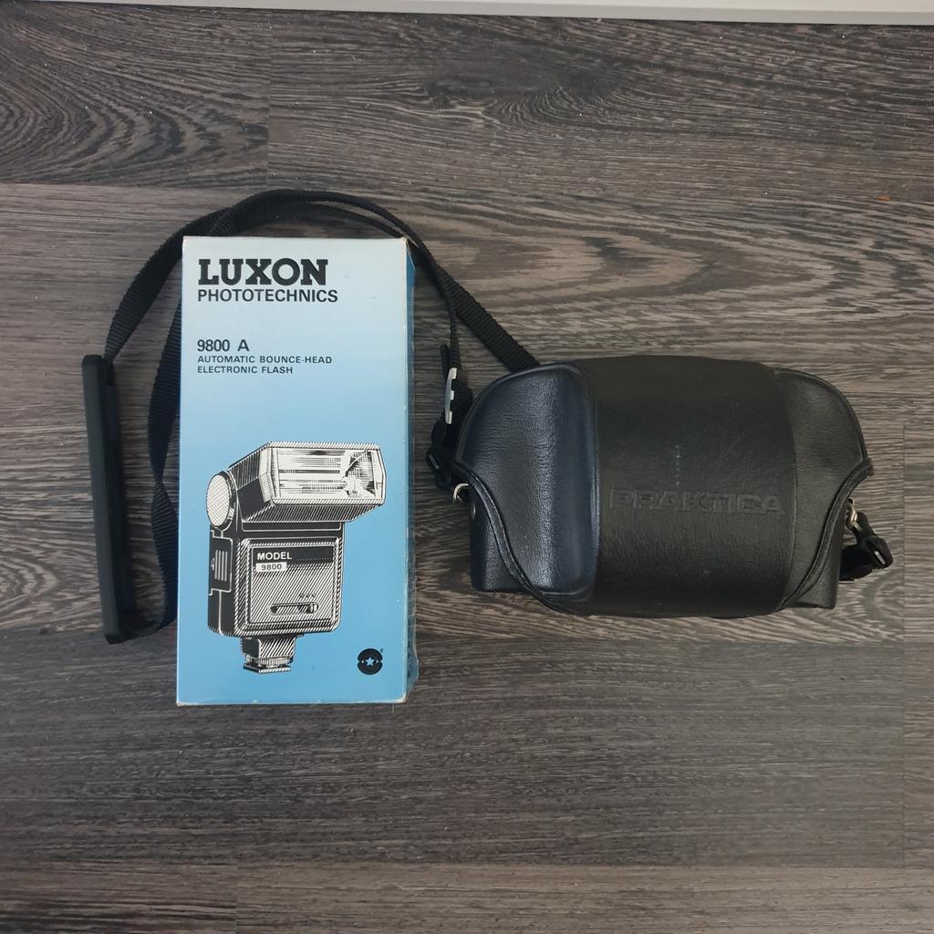 Praktica B200 spiegelreflex camera met Luxon 9800A flitser, Audio, Tv en Foto, Fotocamera's Analoog, Ophalen of Verzenden, Gebruikt