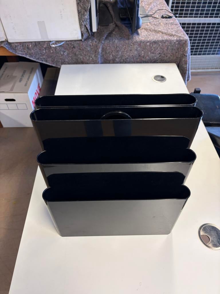 Kartel tijdschriften bak., Huis en Inrichting, Woonaccessoires | Krantenbakken en Lectuurbakken, Ophalen of Verzenden